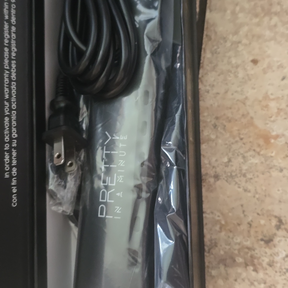 ✨ Pretty In A Minute 2” Keratin Smart Flat Iron Titanium & Ceramic Blend + GIFTS - Picture 4 of 13